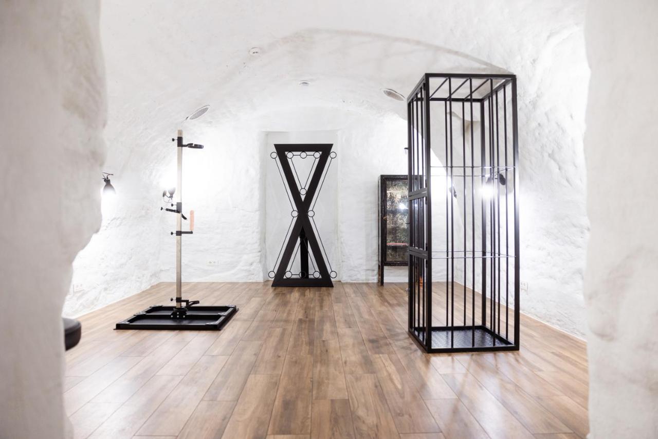 Bdsm Black *