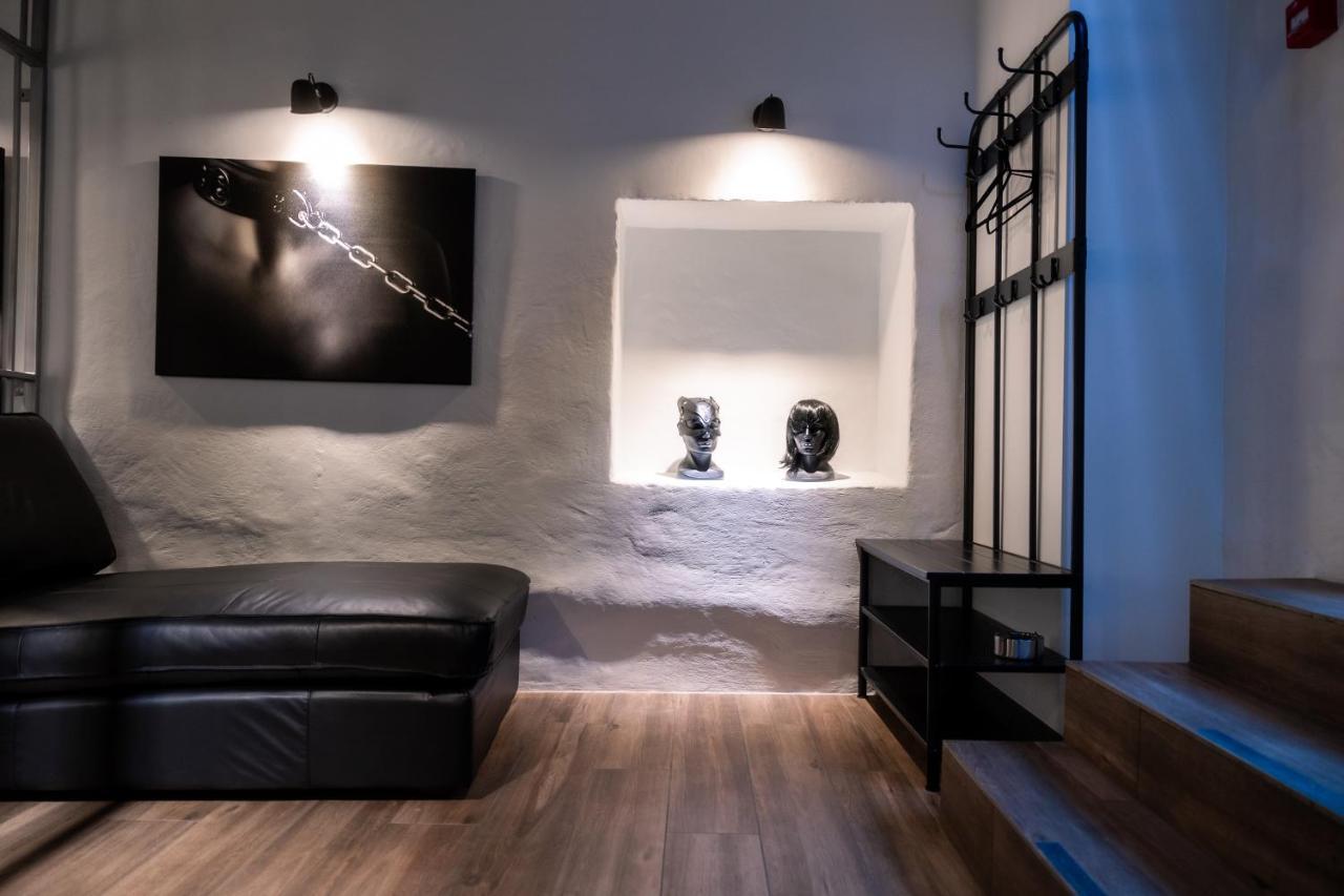Bdsm Black Apartment
