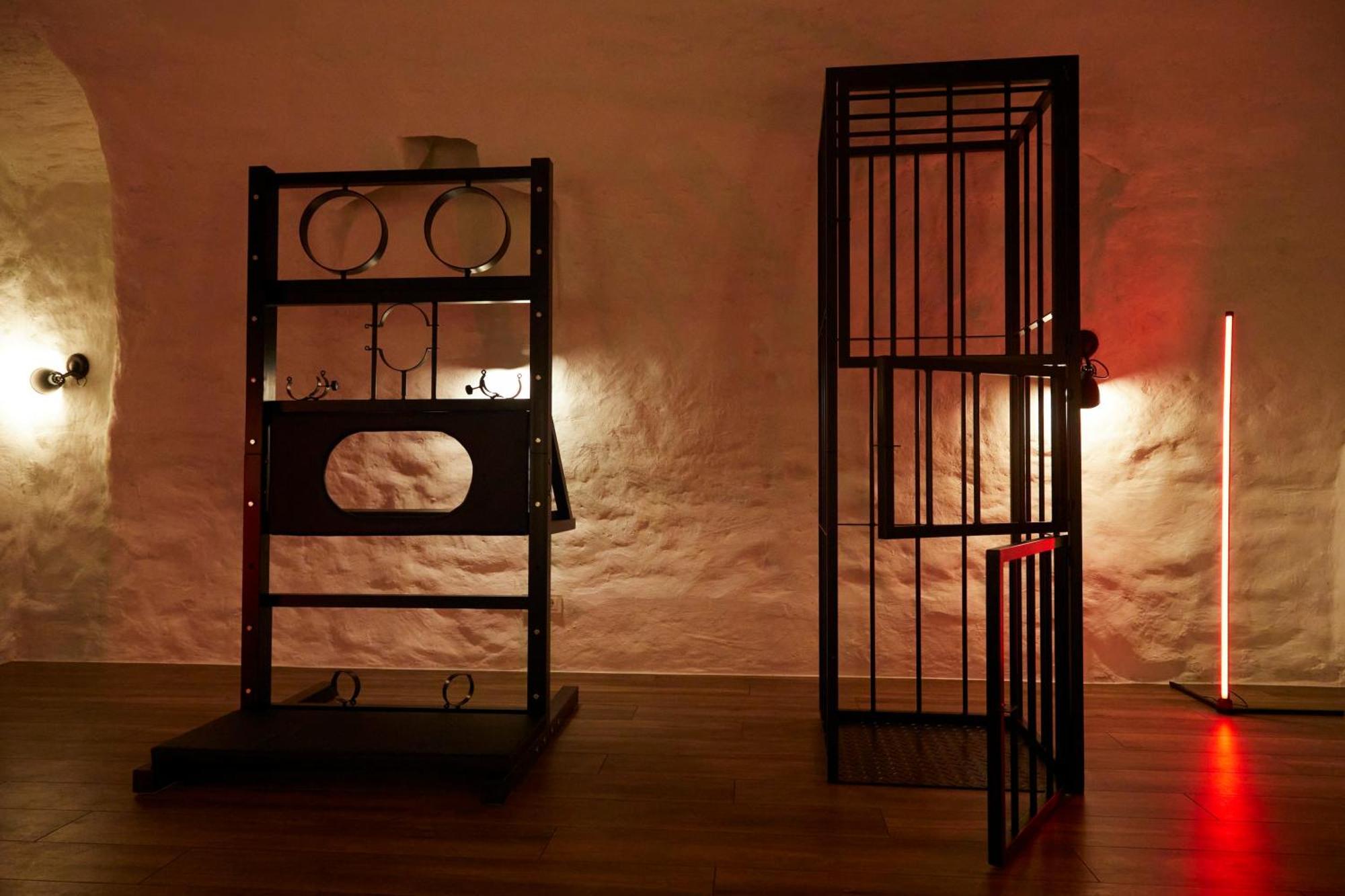 Bdsm Black *