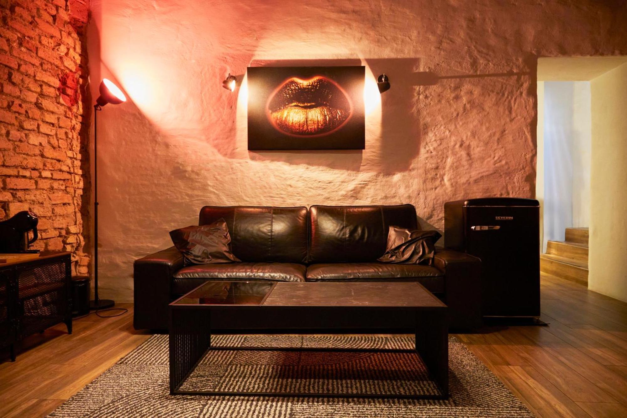 Apartment Bdsm Black Vilnius